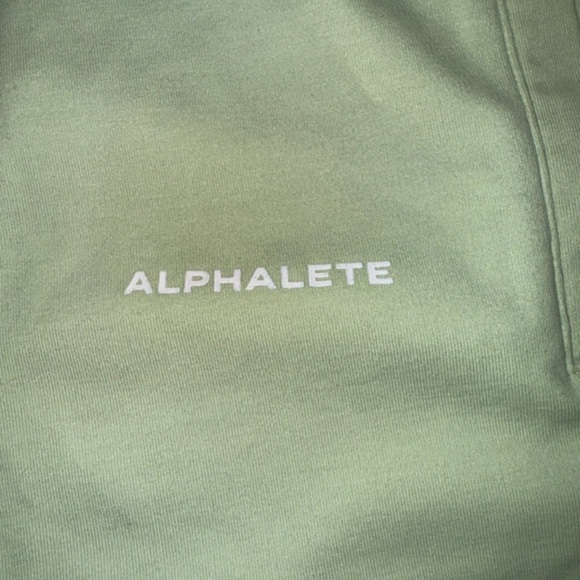 ALPHALETE WOMEN’S CORE SHORTS LIME GREEN MEDIUM - Picture 4 of 6